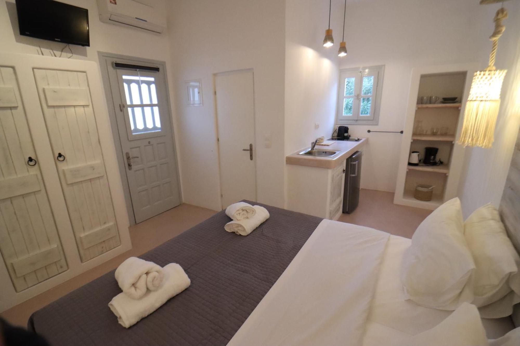Flisvos Beach Studios Naxos City Екстериор снимка